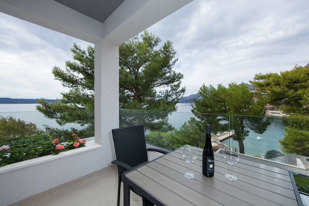 Ganzes Studio, Studioapartment in Brela mit Meerblick, Terrasse, Klimaanlage, W-Lan (3524-4) in Brela, Makarska Riviera