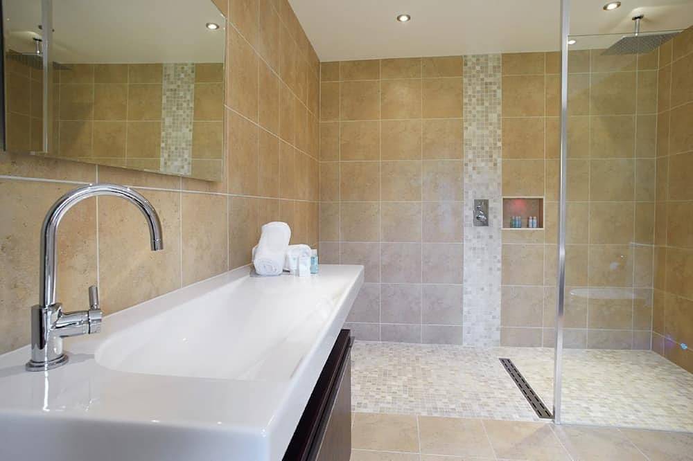 Brook Lodge holiday cottage is located just a stone’s throw away from Colchester. in Wakes Colne, Colchester