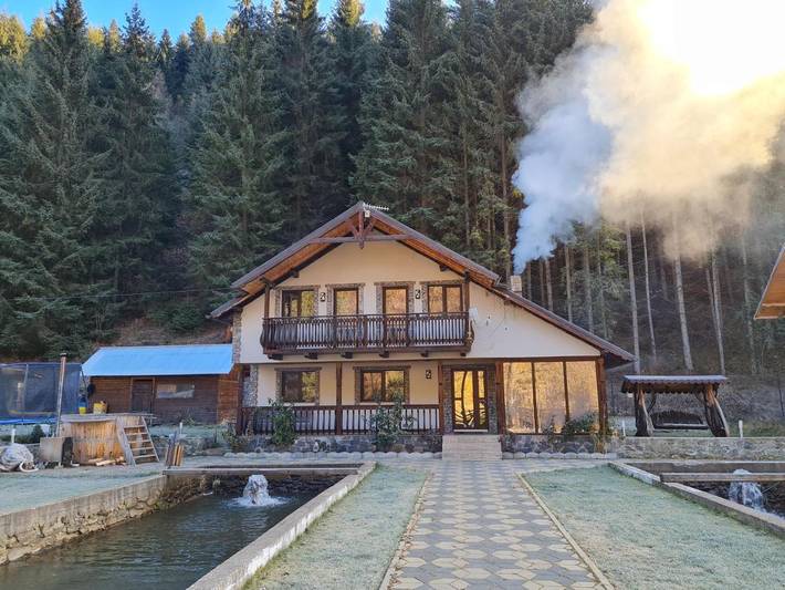 Location de vacances pour 6 personnes, avec jacuzzi et jardin dans Dorna-Arini - 3