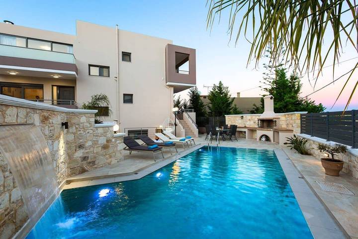 Chalet para 8 personas, con piscina y jardín - 1