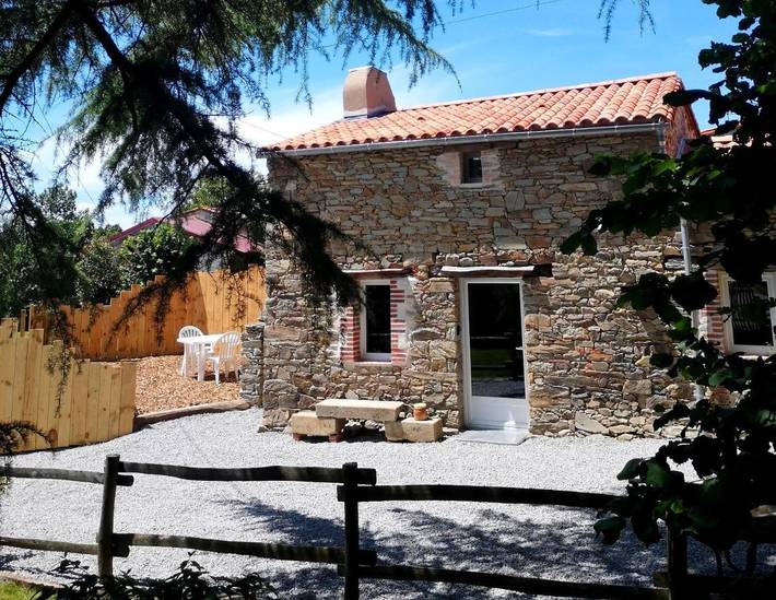 Location de vacances pour 6 personnes, avec jardin à Saint-Fulgent