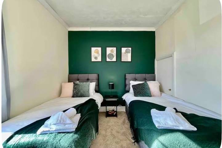 Stylish 3 Bedroom Chelmsford Sleeps 6 in Chelmsford, Essex