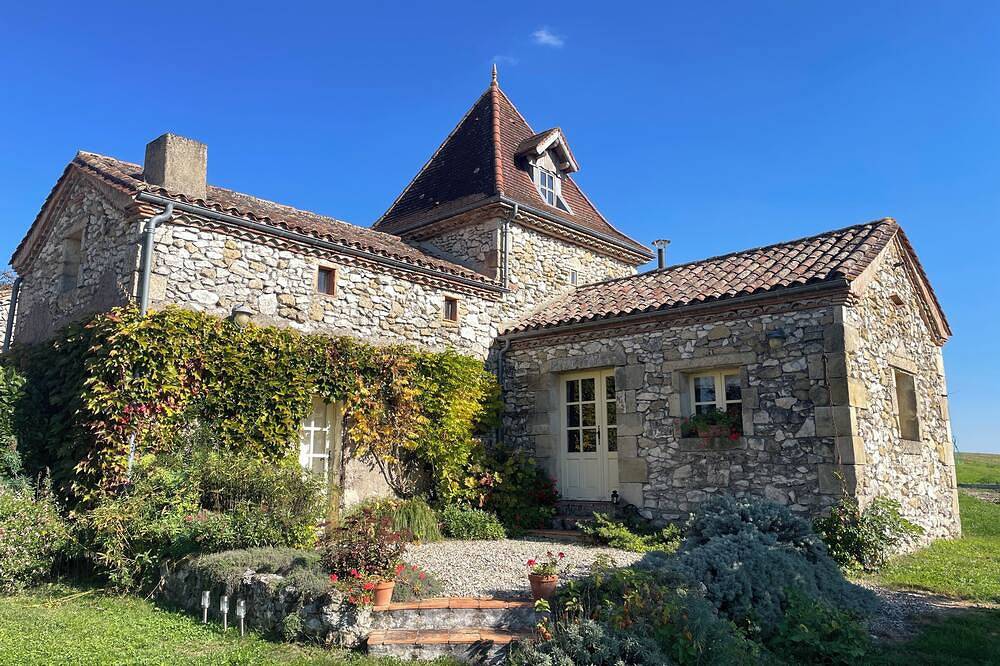 Apartamento entero, Serene 2-bedroom tower in Saint-Eutrope-de-Born in Saint-Eutrope-de-Born, Región de Villeneuve-sur-Lot