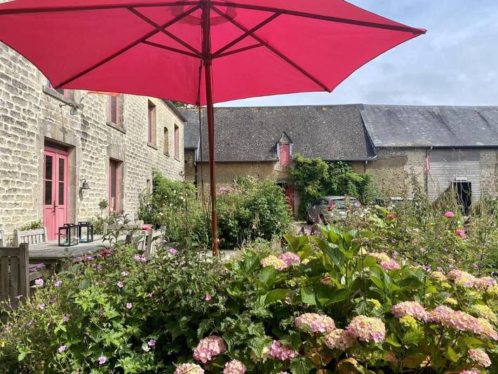 Chambre d’hôte pour 2 personnes, avec terrasse ainsi que jardin et vue, animaux acceptés