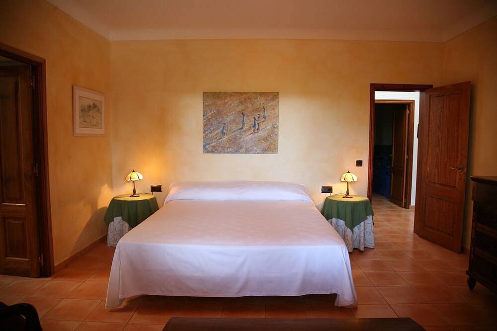 Holiday Home in St Josep de sa Talaia with Pool in San José (Ibiza), Sant Josep de sa Talaia