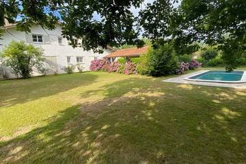 Gîte pour 10 personnes, avec jardin à Saint-Sulpice-et-Cameyrac