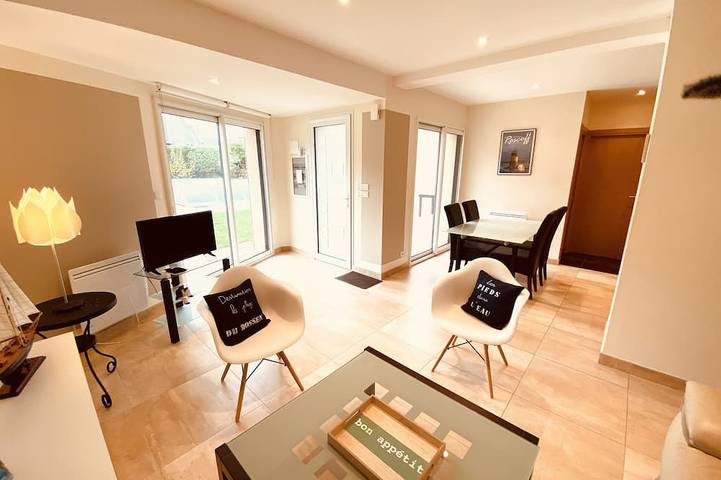 Heated Swimming Pool 3-star apartment for 4 people in a villa - 300 m from the beach in Le Dossen, Santec