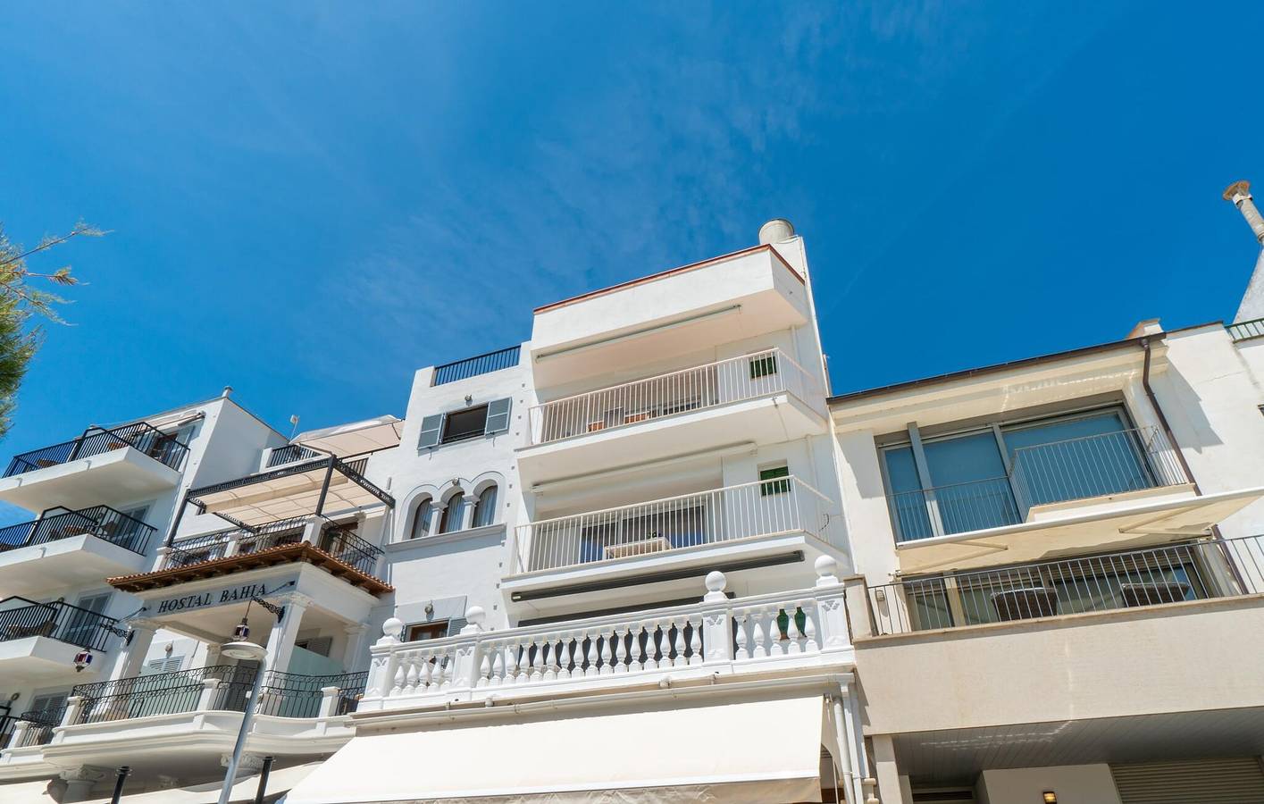 Entire holiday apartment, Sea View Apartment with AC, Dishwasher, WiFi - 2km to La Platjola Beach in Port de Pollença, Pollença