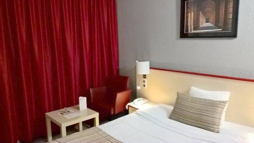 Hôtel pour 2 personnes, avec jardin et terrasse, animaux acceptés à Vitry-le-François - 4