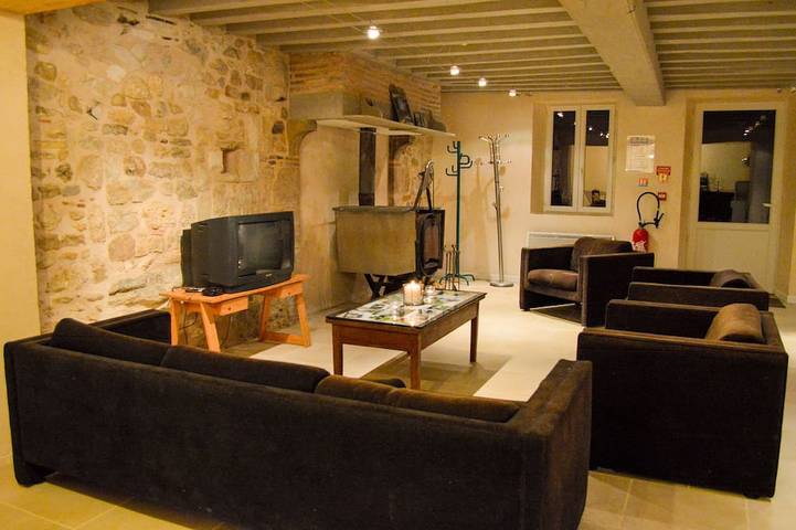 Location de vacances pour 15 personnes, avec Terrasse ainsi que Jardin et Piscine à Savigny-en-Sancerre