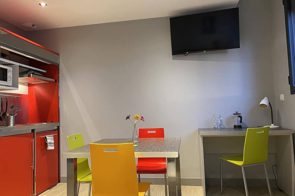 Appartement entier, Résidence Appart’en ville Appartement 4 personnes in Alleuze, Région de Saint-Flour