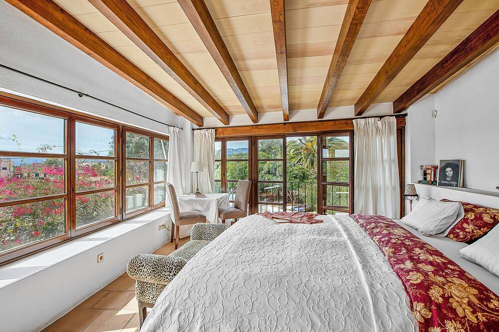 5* wellness chalet near Palma de Mallorca in Santa Maria del Cami, Majorque l'intérieur des terres