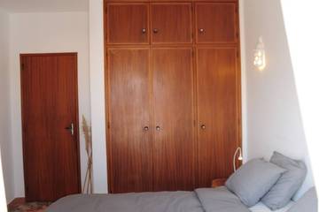 Villa for 6 Guests in Luz, Faro District, Picture 1