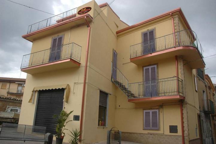 Chambre d’hôte pour 2 personnes, avec terrasse à Aidone