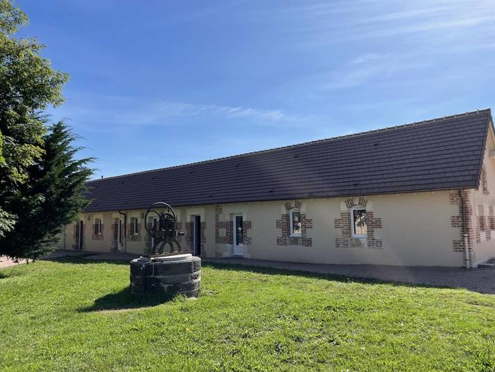 Gîte pour 4 personnes, avec jardin dans Thiel-sur-Acolin