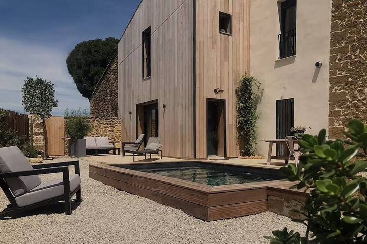 Agriturismo pour 4 personnes, avec piscine à Sorgues