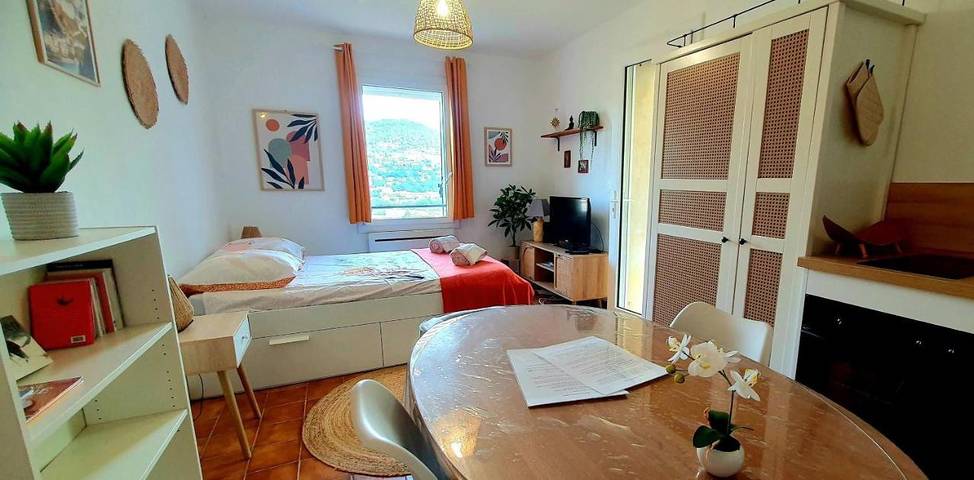 Appartement de vacances pour 2 personnes, avec jardin ainsi que terrasse et vue