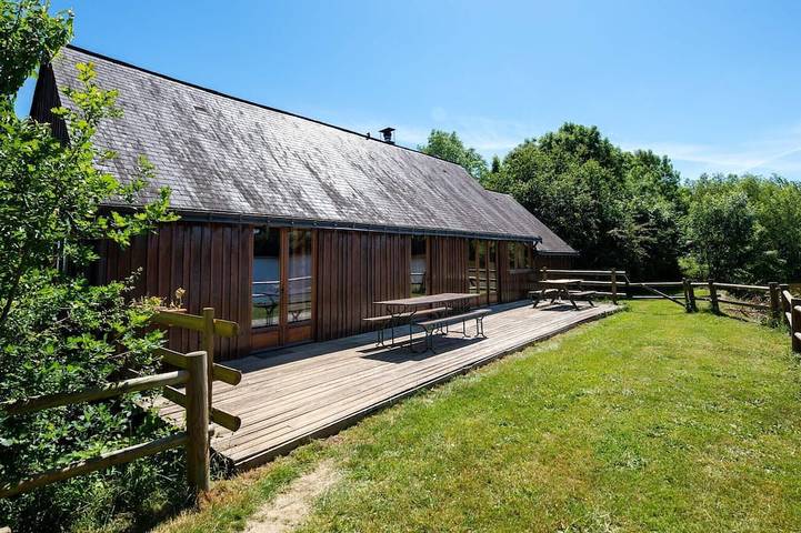 Location de vacances pour 7 personnes, avec jardin et terrasse à Fercé