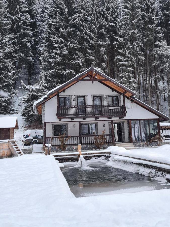 Location de vacances pour 6 personnes, avec jacuzzi et jardin dans Dorna-Arini - 2