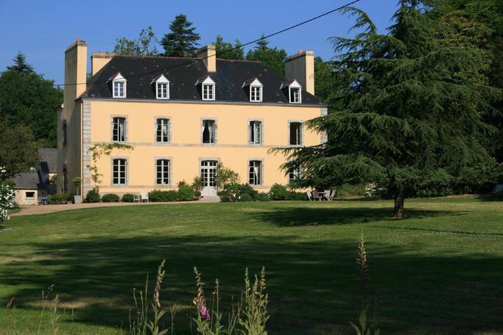 Location de vacances pour 2 personnes, avec Terrasse et Jardin à Inzinzac-Lochrist