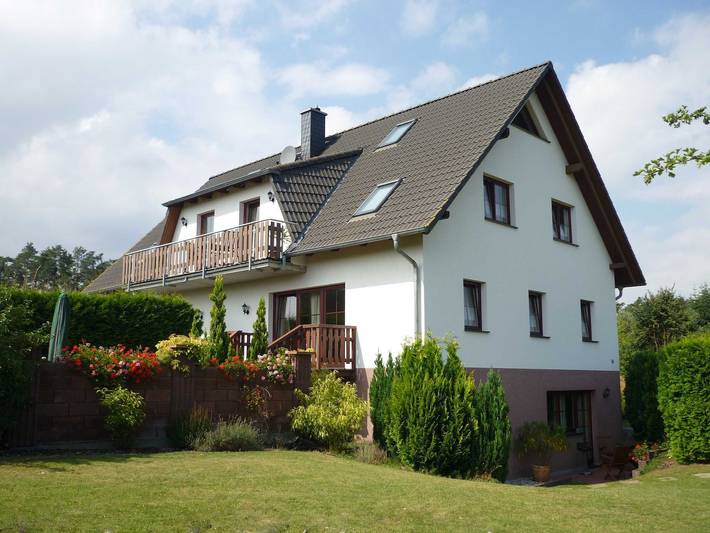 Ferienwohnung für 2 Personen, mit Balkon und Garten in Lütow