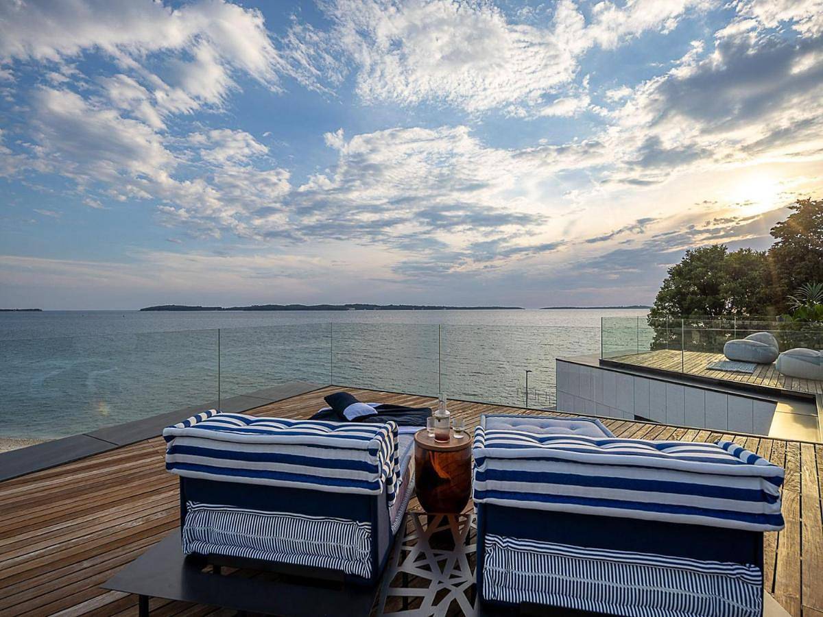 Striking Istria Villa 5 Bedrooms Villa Rojska Beachfront Location in Fažana (Kroatische Adria), Fazana