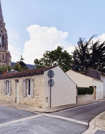 Gîte pour 4 personnes, avec jardin à Lesparre-Médoc