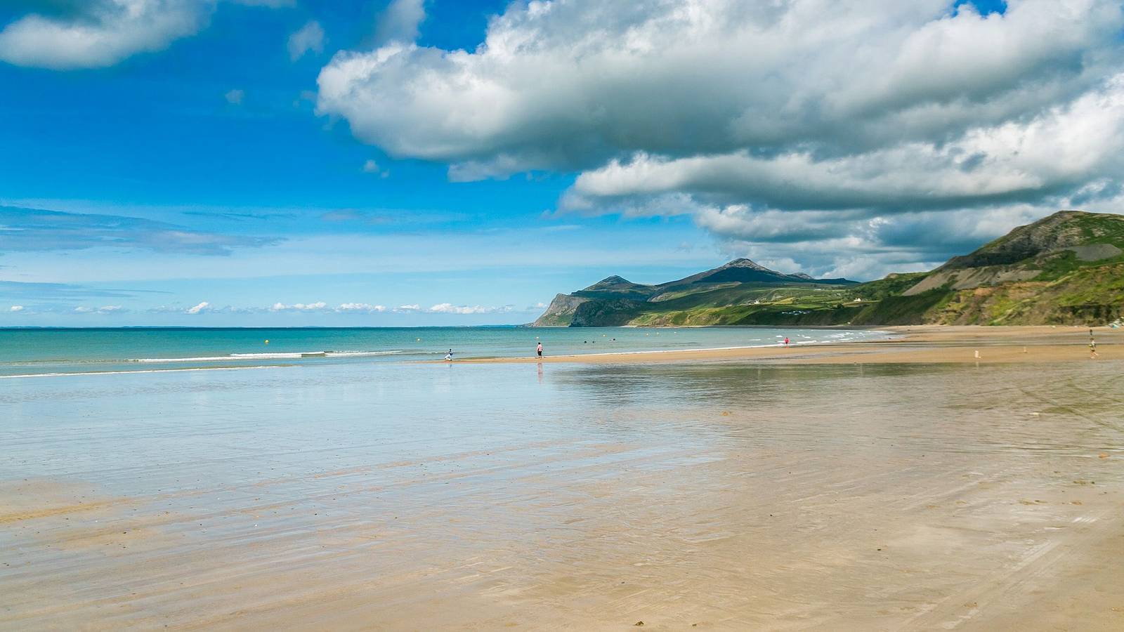 Ysgubor Gwenyn Haf  in Nefyn, Gwynedd