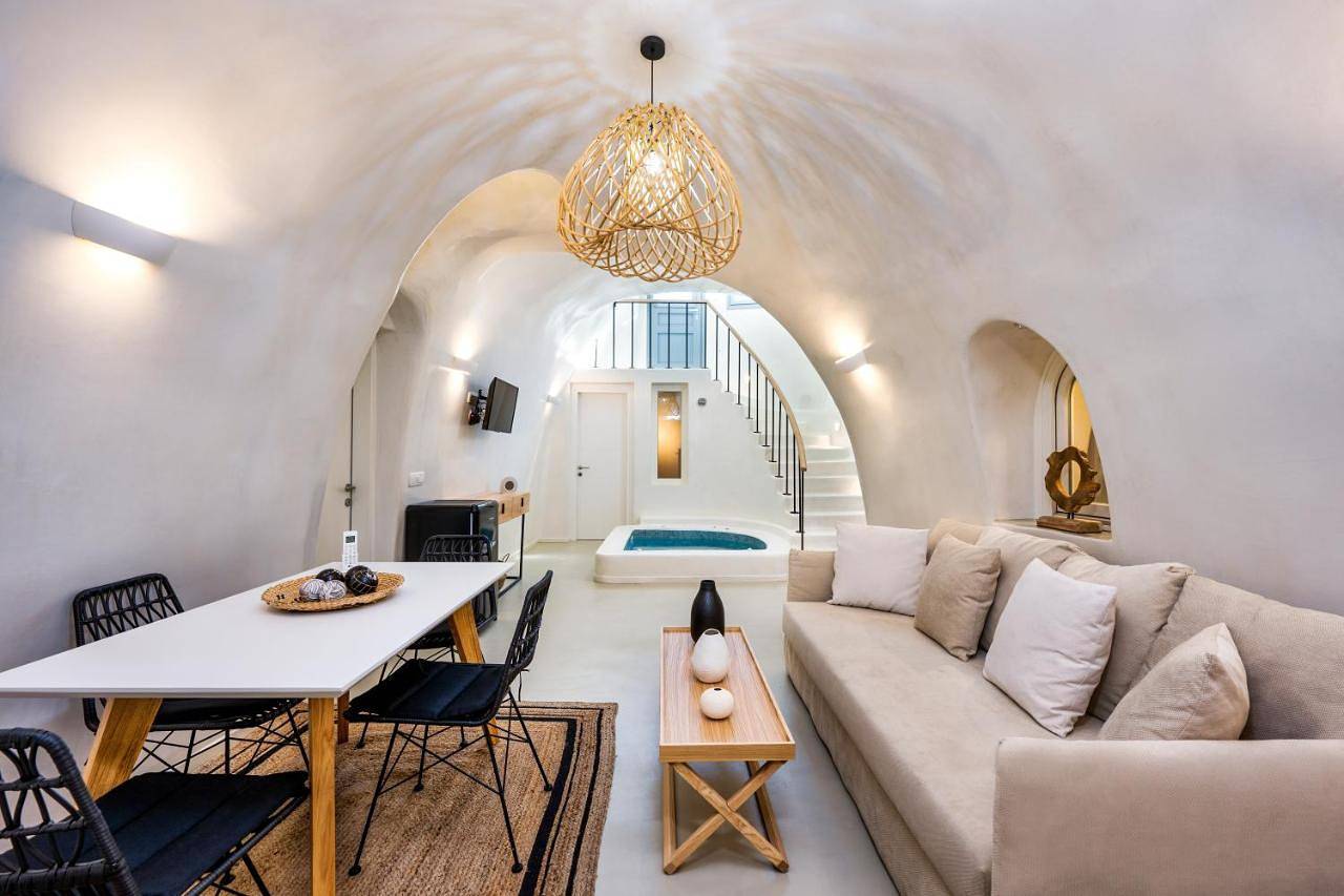 Hill Suites in Firostefani, Thera