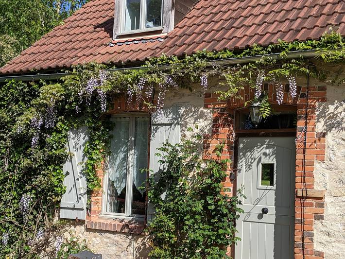 Gîte pour 2 personnes, avec piscine, adapté aux familles à Cromac