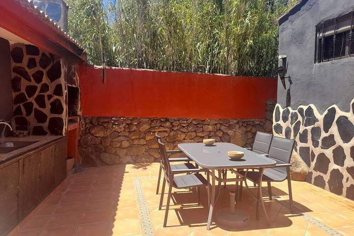 Ferienhaus für 4 Personen, mit Terrasse und Garten