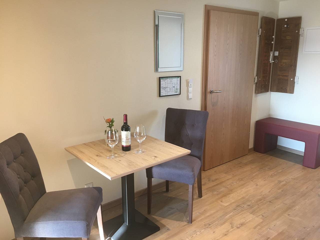 Ganze Wohnung, Apartment „5“ mit gemeinsamer Terrasse und Wlan in Mössingen, Neckar-Alb