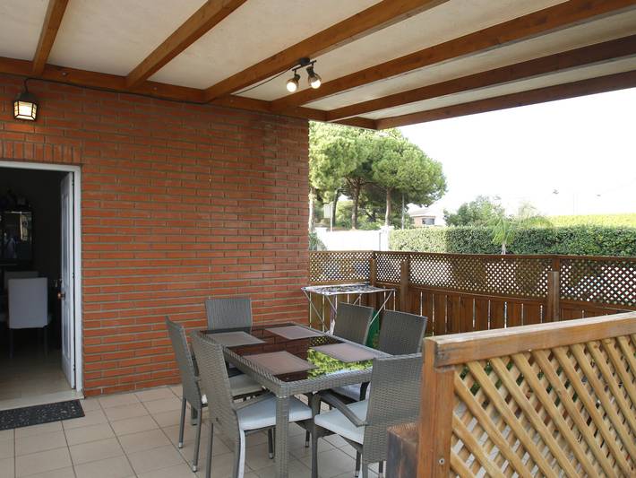 Ferienwohnung für 6 Personen, mit Terrasse und Garten sowie Pool an der Costa Dorada - 3
