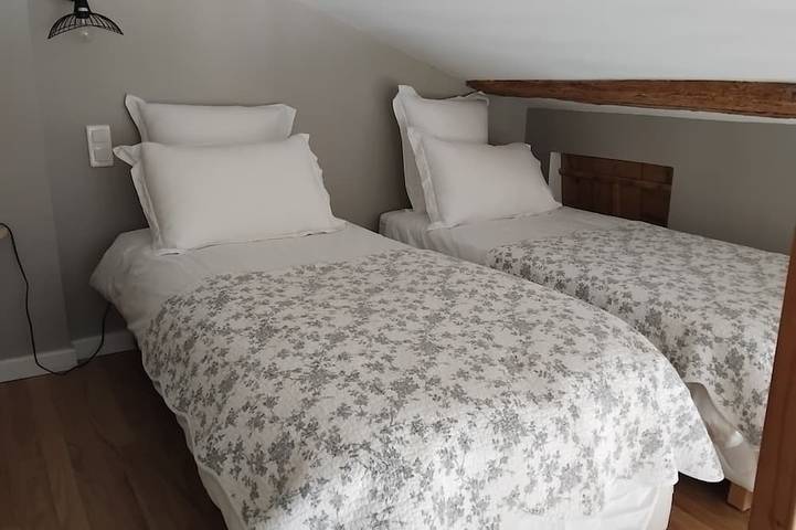 Location de vacances pour 4 personnes, avec jardin à Charols - 2