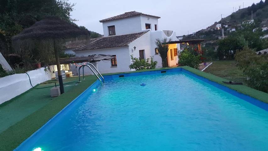 Casa de vacaciones para 8 personas, con piscina además de vistas y jardín - 1