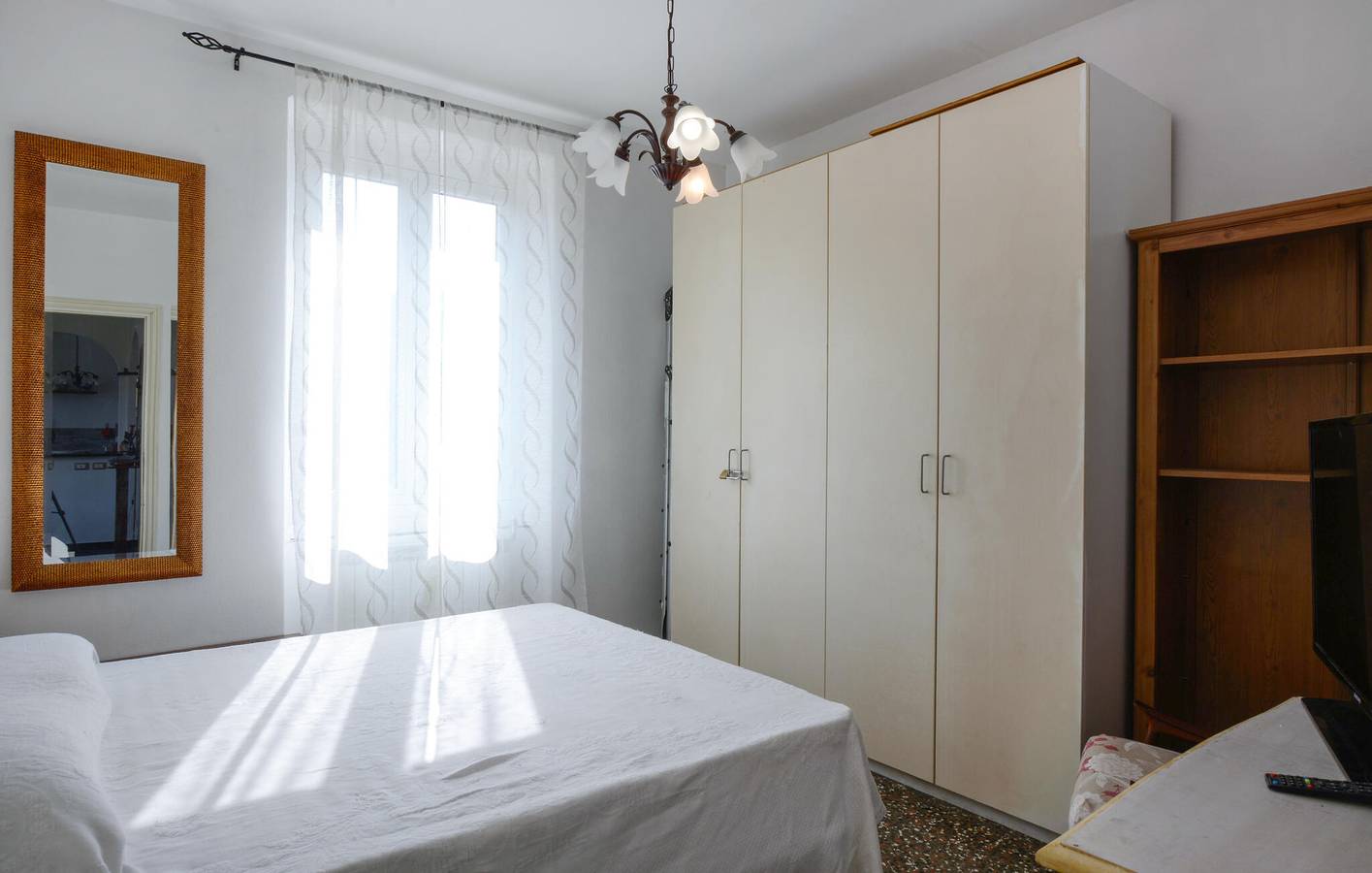 Ganze Ferienwohnung, Uscio Terrassenwohnung mit Garten, Parkplatz & Küche in Uscio, Ligurische Küste