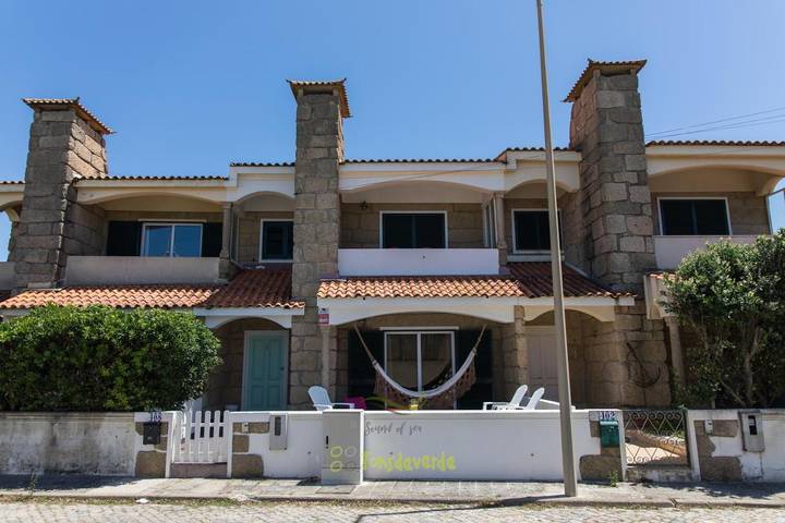 Location de vacances pour 12 personnes, avec vue et terrasse, animaux acceptés dans Mindelo