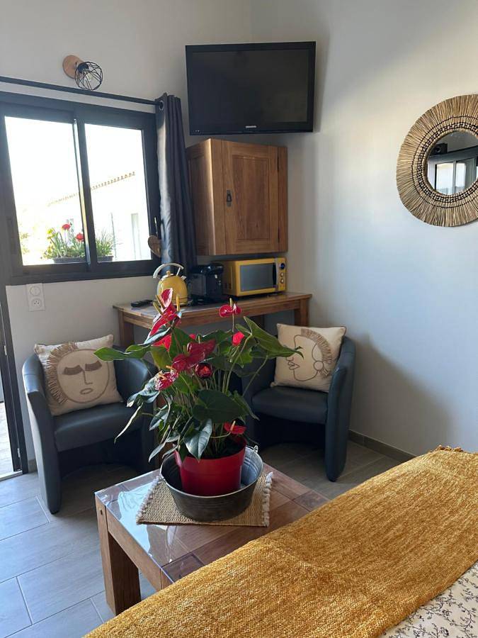 Gîte pour 2 personnes, avec jardin et terrasse à Loix - 3