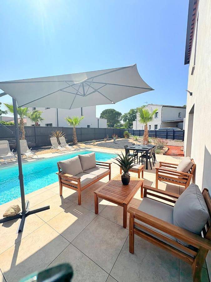Location de vacances pour 8 personnes, avec Jacuzzi et Terrasse ainsi que Jardin et Piscine à Teyran