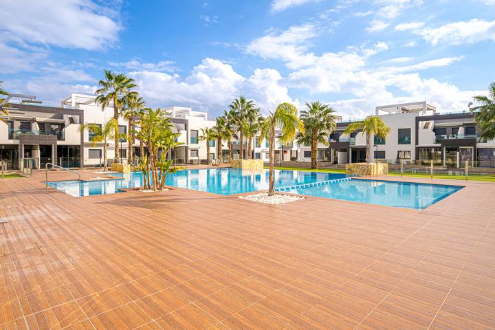 Appartamento per 4 persone, con Idromassaggio e Terrazza nonché Piscina a La Zenia