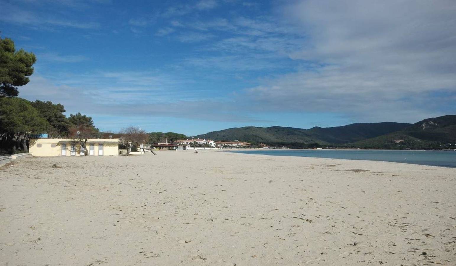 Entire holiday apartment, Gelsomino in Spiaggia di Marina di Campo, Marina di Campo