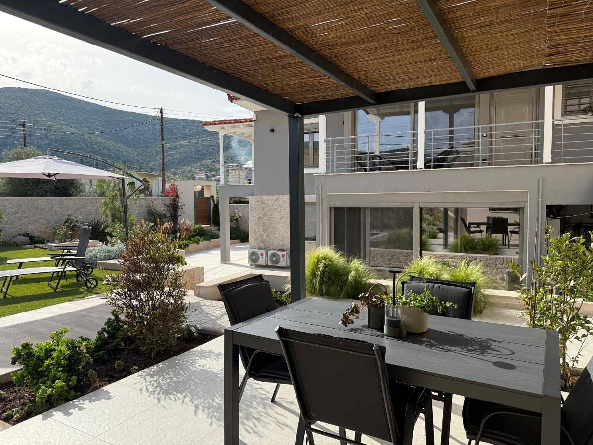 Oikies in Astros, Kinuria