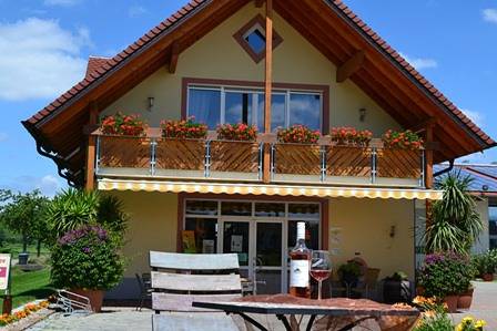 Brunnenhof Familie Hiss - Zimmer zum Hof Nr. 1 in Eichstetten am Kaiserstuhl, Kaiserstuhl