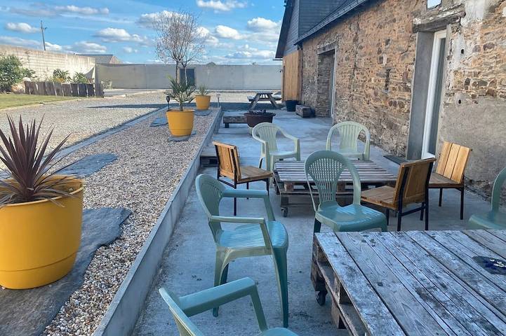 Location de vacances pour 8 personnes, avec terrasse et jardin à Abbaretz