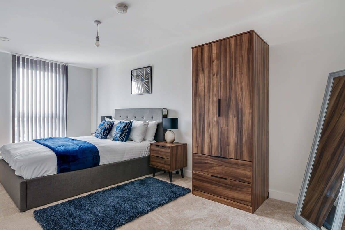 Entire apartment, Modern 2 Bedroom Riverside Apartment in Leeds in Leeds, West Yorkshire