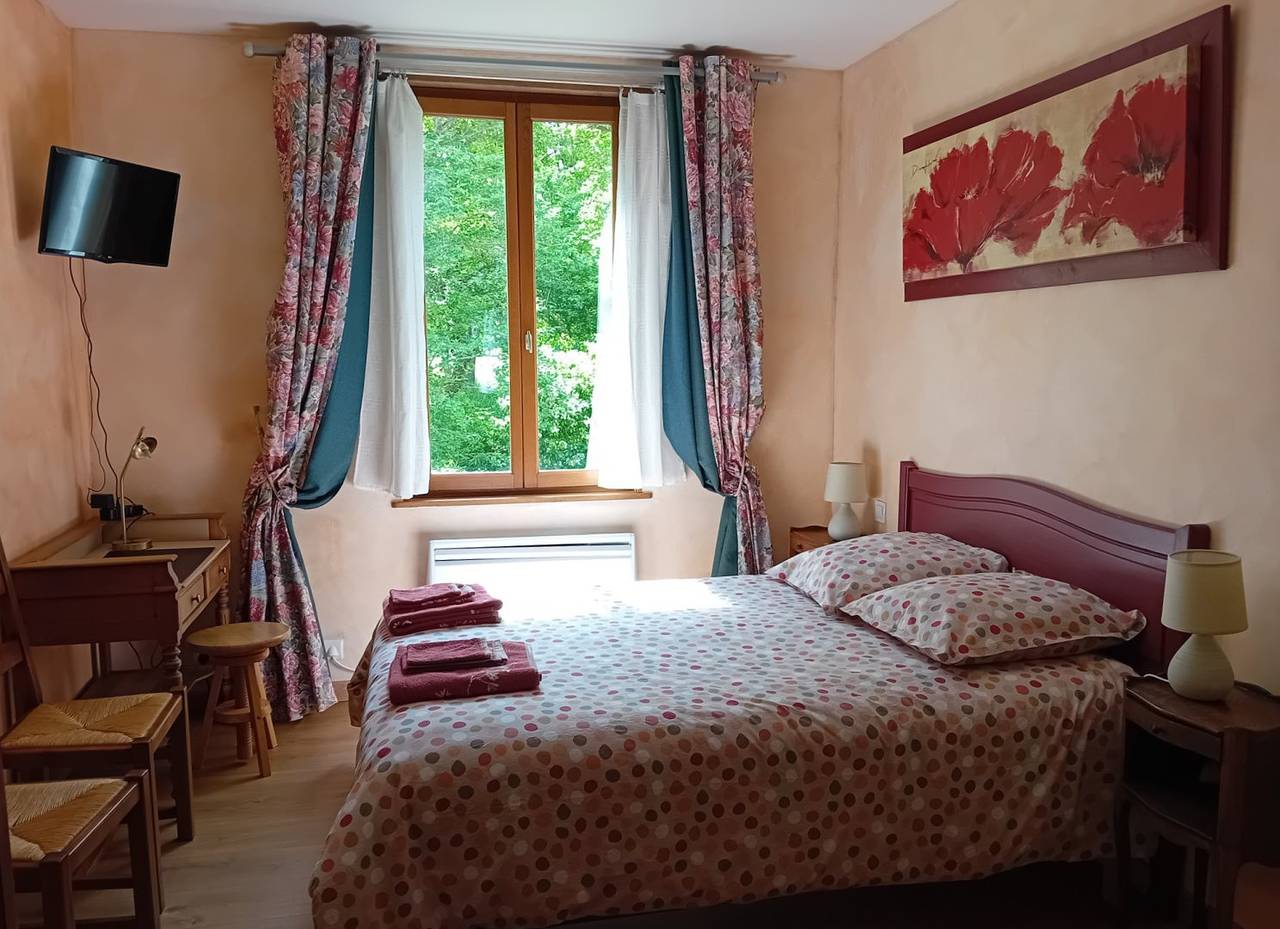 Chambre d'hôtes 4 personnes - Chambre 1 et 2 in Couffy, Région de Romorantin-Lanthenay