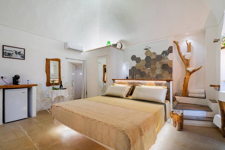 Chambre d’hôte pour 2 personnes, avec balcon ainsi que piscine et jacuzzi à Ugento - 2