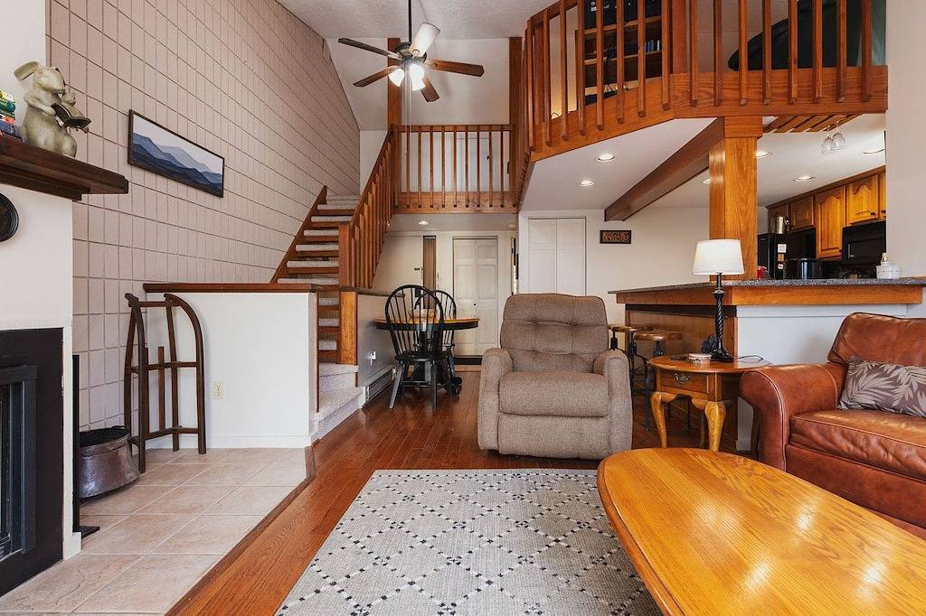 Zu Fuß zu Wanderwegen, Skipisten, Festivals, Restaurants und anderen Veranstaltungen in Wintergreen, Nelson County