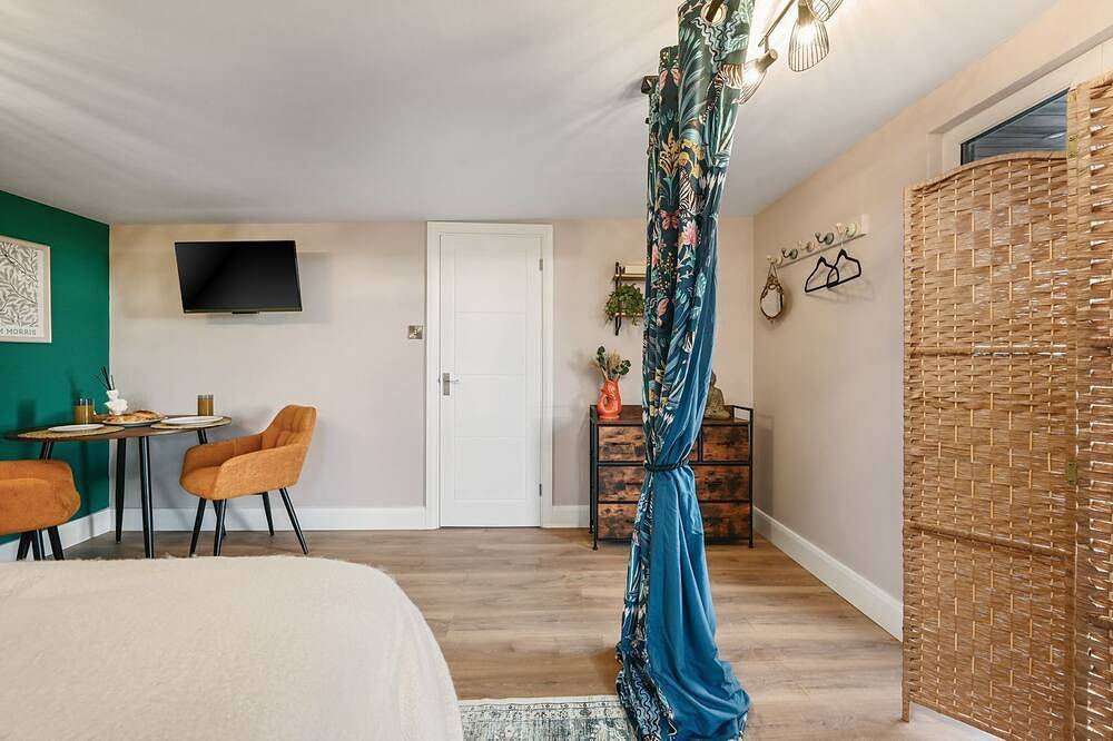 Pilgrim -  a holiday let that sleeps 2 guests  in 1 bedroom in Tenterden, Ashford region