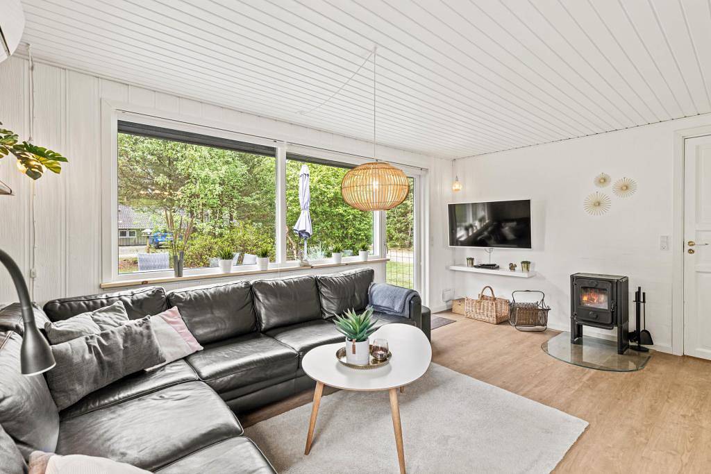 Kleines, feines Sommerhaus auf großem Grundstück mit Spielplatz in Houstrup, Varde